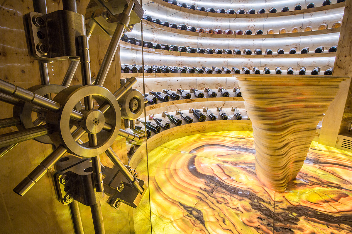 Wine & Crab Wine & Crab