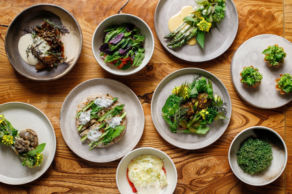 Leo Wine & Kitchen Leo Wine & Kitchen