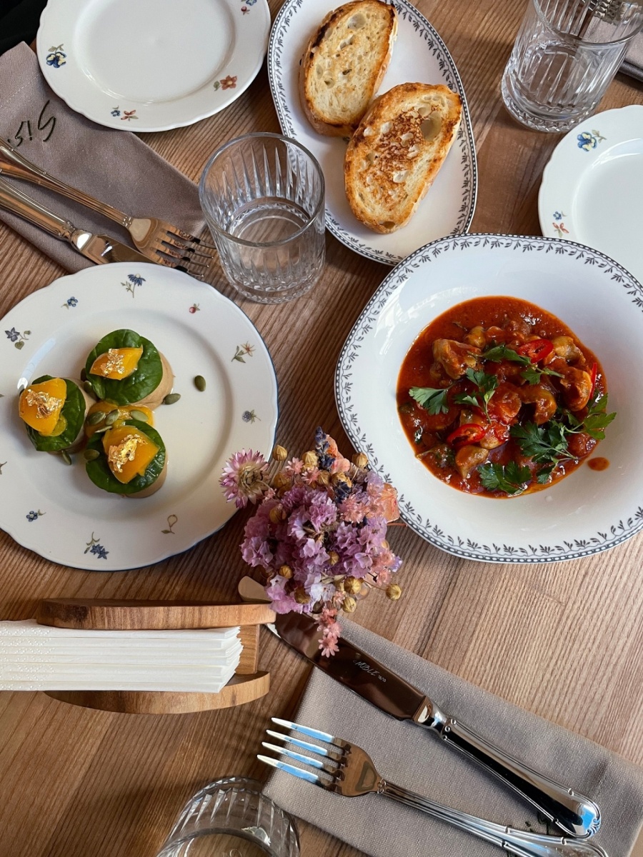 Sisi Bistro Sisi Bistro